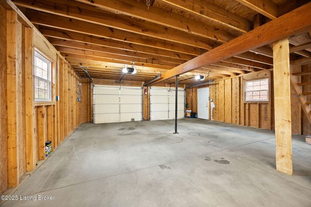 929 Hickyory Drive, Vine Grove, KY 40175