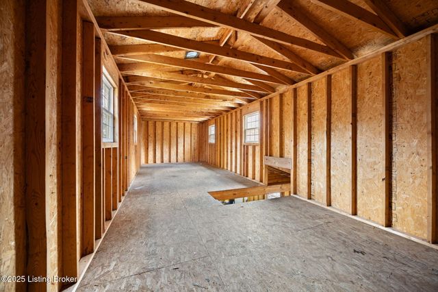 929 Hickyory Drive, Vine Grove, KY 40175