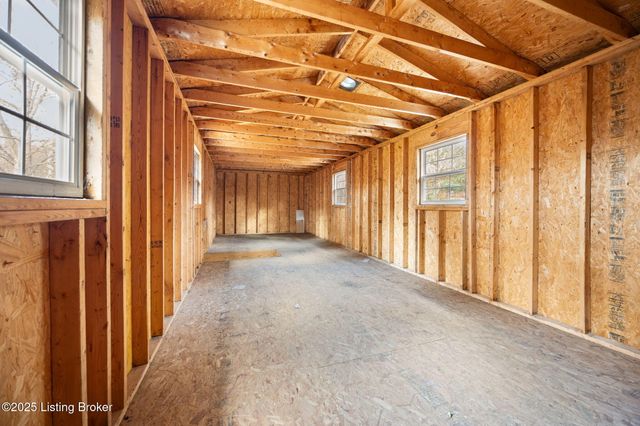 929 Hickyory Drive, Vine Grove, KY 40175