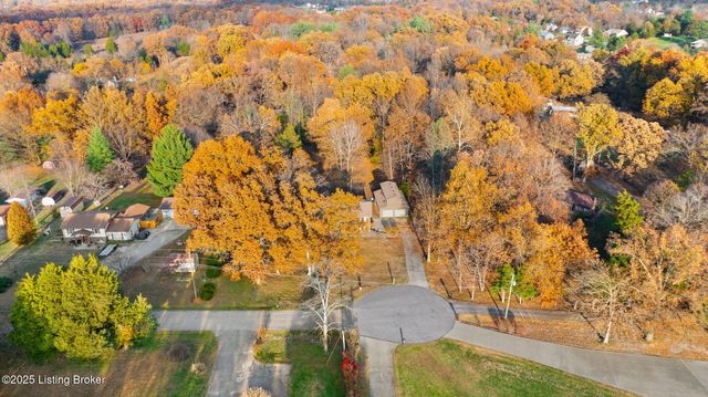 929 Hickyory Drive, Vine Grove, KY 40175