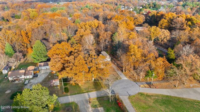 929 Hickyory Drive, Vine Grove, KY 40175