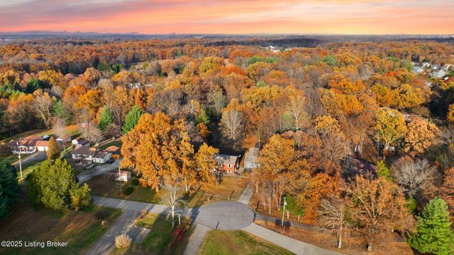 929 Hickyory Drive, Vine Grove, KY 40175