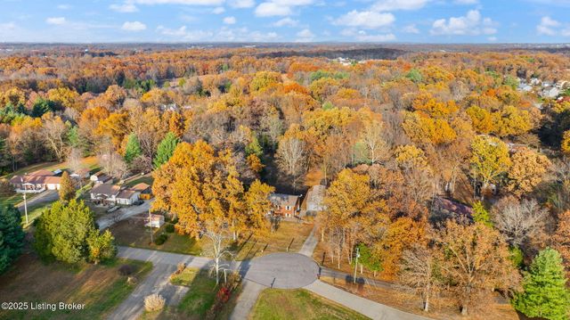 929 Hickyory Drive, Vine Grove, KY 40175