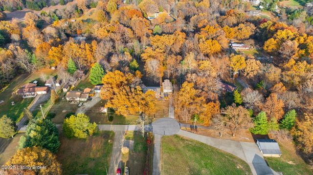 929 Hickyory Drive, Vine Grove, KY 40175