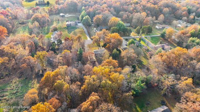 929 Hickyory Drive, Vine Grove, KY 40175