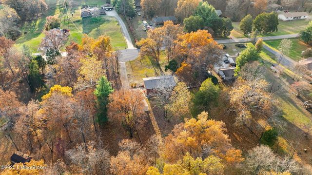 929 Hickyory Drive, Vine Grove, KY 40175