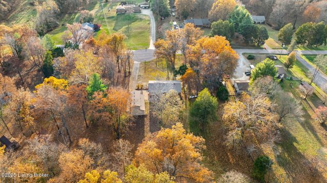 929 Hickyory Drive, Vine Grove, KY 40175