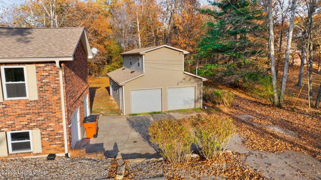 929 Hickyory Drive, Vine Grove, KY 40175