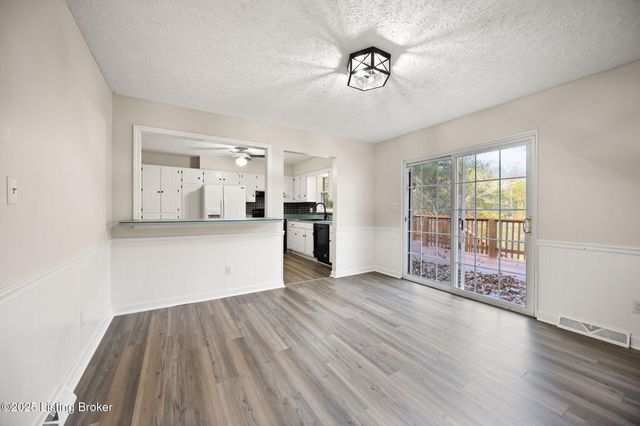 929 Hickyory Drive, Vine Grove, KY 40175