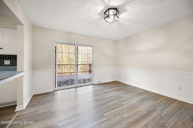 929 Hickyory Drive, Vine Grove, KY 40175