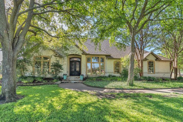 173 Cattlebaron Parc Drive, Fort Worth, TX 76108