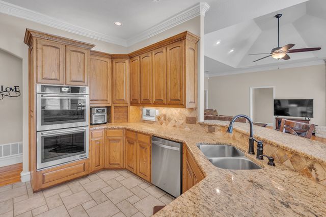 173 Cattlebaron Parc Drive, Fort Worth, TX 76108