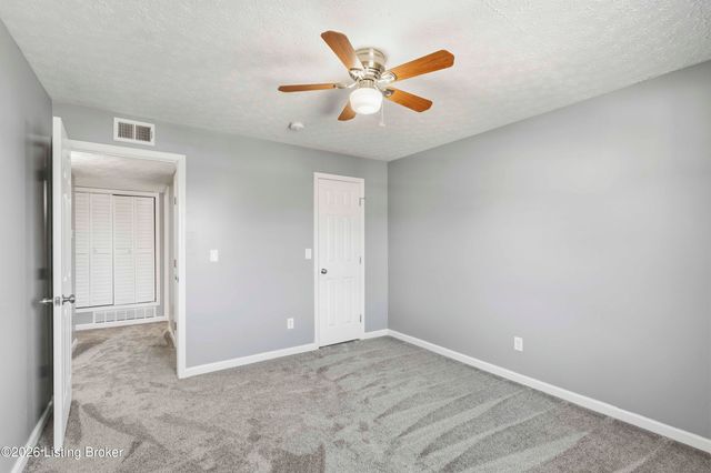 1801 Janlyn Rd 11, Louisville, KY 40299