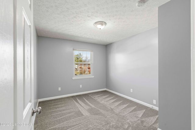 1801 Janlyn Rd 11, Louisville, KY 40299