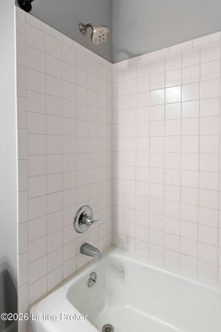 1801 Janlyn Rd 11, Louisville, KY 40299