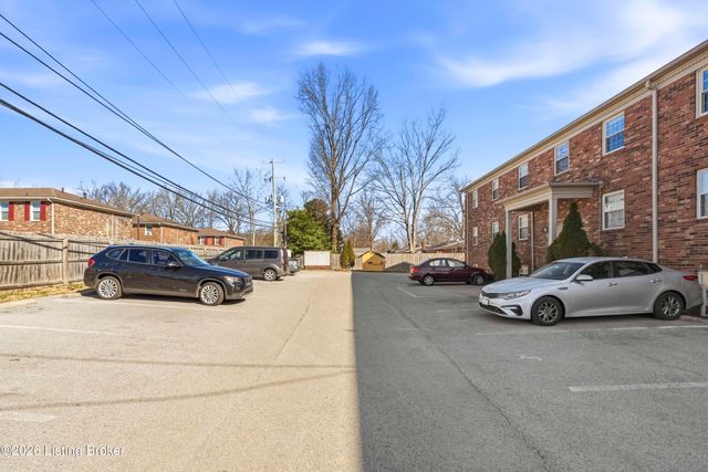 1801 Janlyn Rd 11, Louisville, KY 40299