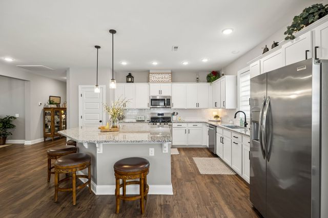 206 Woodhall Ct, White House, TN 37188