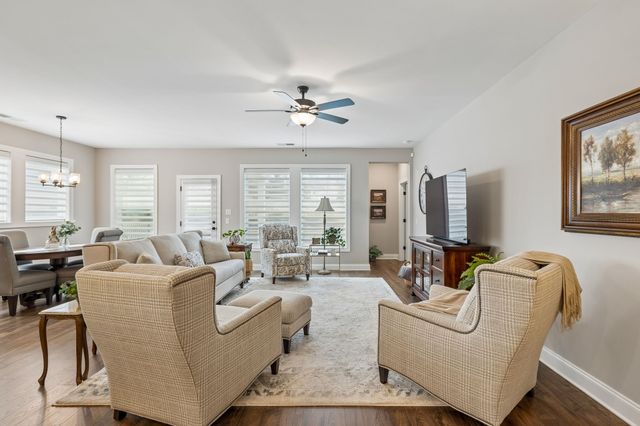 206 Woodhall Ct, White House, TN 37188