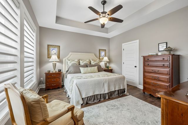 206 Woodhall Ct, White House, TN 37188