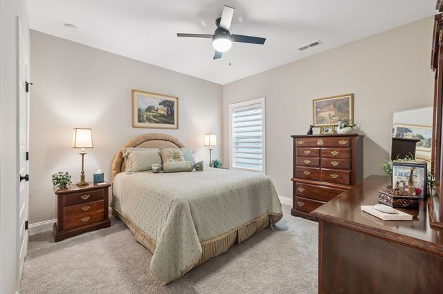 206 Woodhall Ct, White House, TN 37188