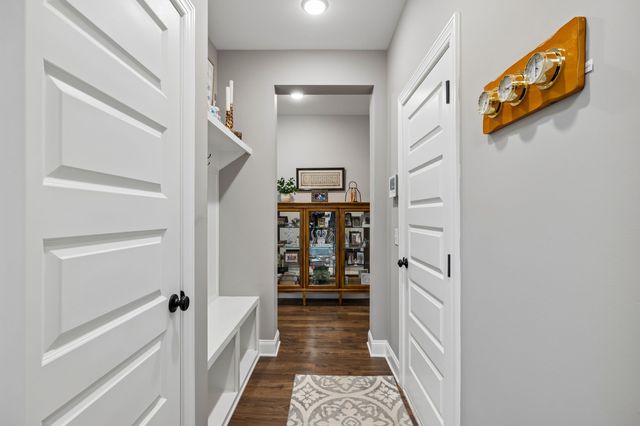 206 Woodhall Ct, White House, TN 37188