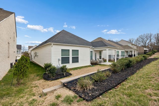 206 Woodhall Ct, White House, TN 37188