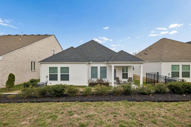 206 Woodhall Ct, White House, TN 37188