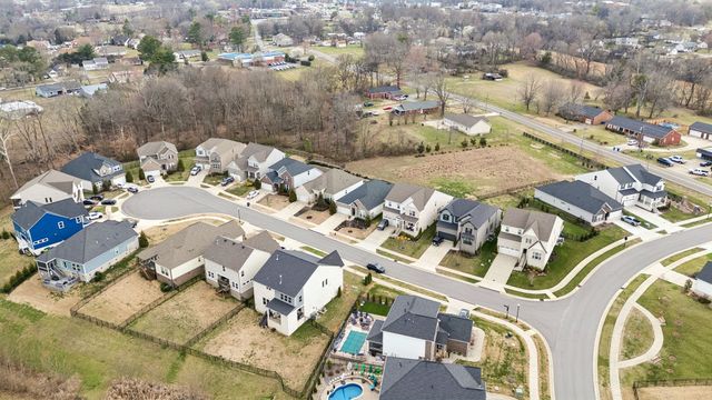 206 Woodhall Ct, White House, TN 37188