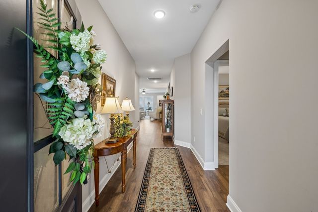 206 Woodhall Ct, White House, TN 37188