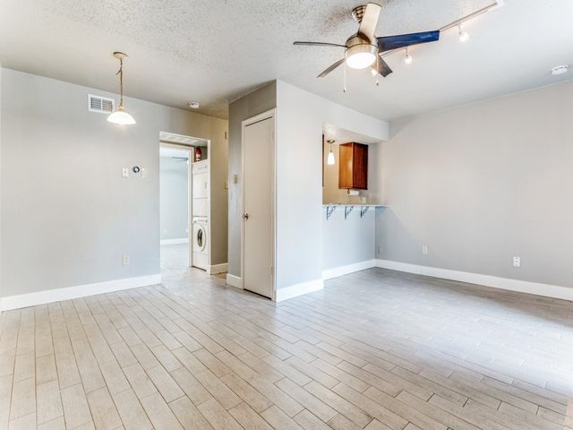 1503 N Garrett Avenue 111, Dallas, TX 75206
