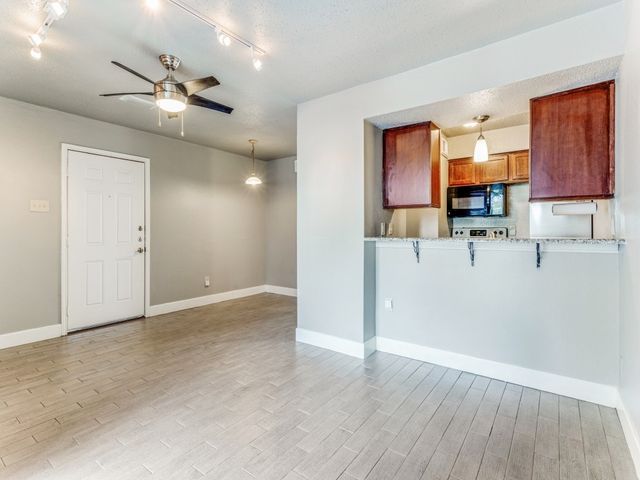 1503 N Garrett Avenue 111, Dallas, TX 75206