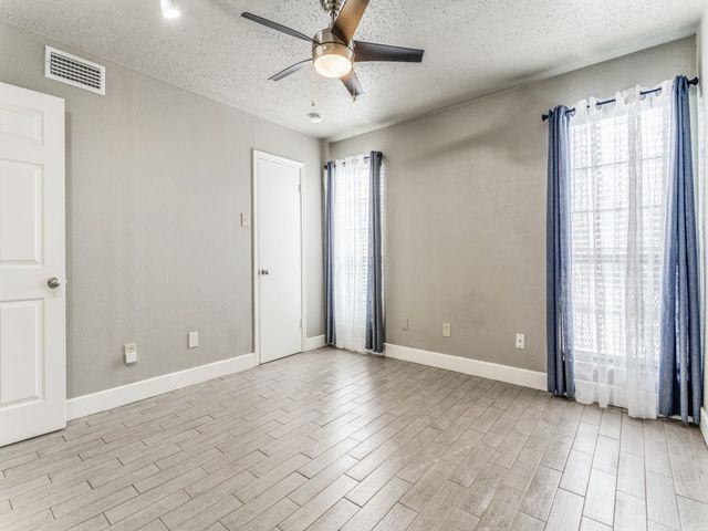 1503 N Garrett Avenue 111, Dallas, TX 75206