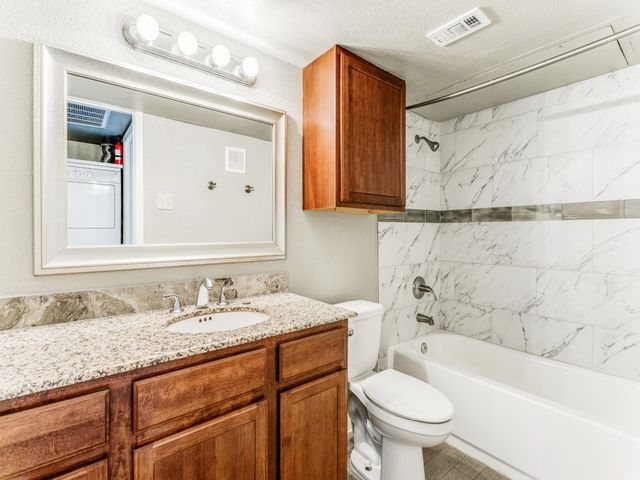 1503 N Garrett Avenue 111, Dallas, TX 75206