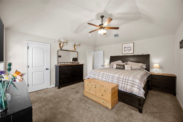 209 Bayless Avenue, Godley, TX 76044