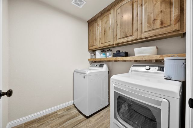 209 Bayless Avenue, Godley, TX 76044