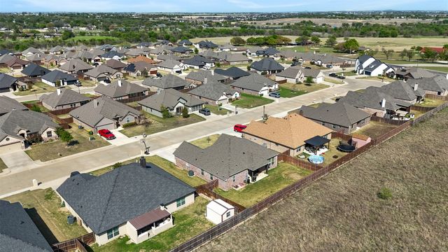 209 Bayless Avenue, Godley, TX 76044