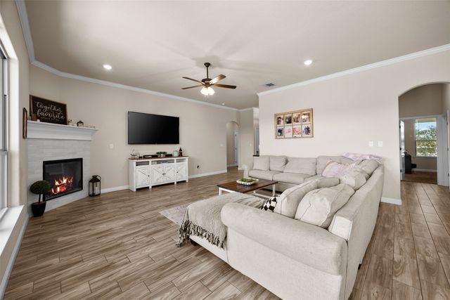 209 Bayless Avenue, Godley, TX 76044