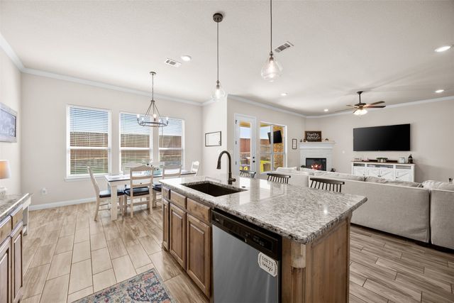 209 Bayless Avenue, Godley, TX 76044