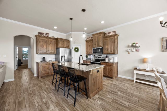 209 Bayless Avenue, Godley, TX 76044