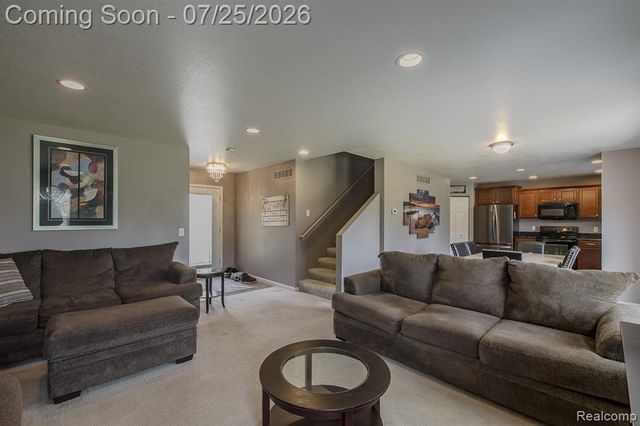 2550 Compton Drive, Waterford, MI 48329