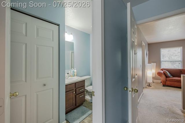 2550 Compton Drive, Waterford, MI 48329