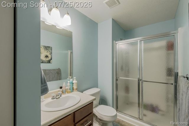 2550 Compton Drive, Waterford, MI 48329