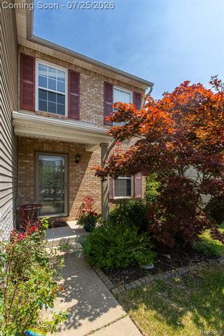 2550 Compton Drive, Waterford, MI 48329