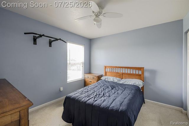 2550 Compton Drive, Waterford, MI 48329