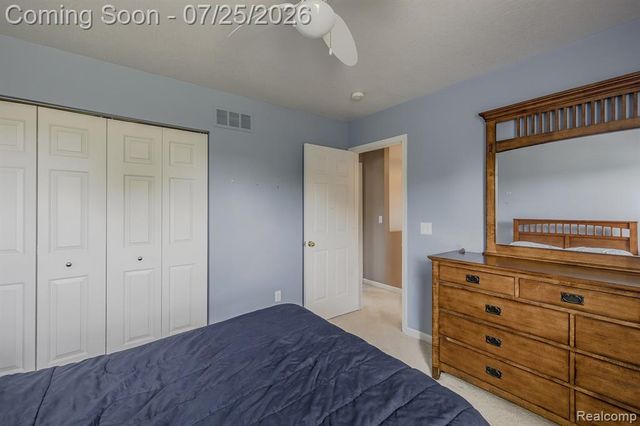 2550 Compton Drive, Waterford, MI 48329