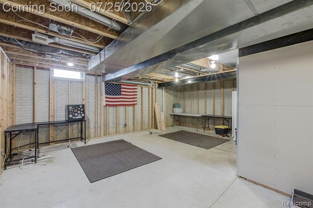 2550 Compton Drive, Waterford, MI 48329