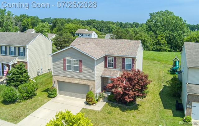 2550 Compton Drive, Waterford, MI 48329
