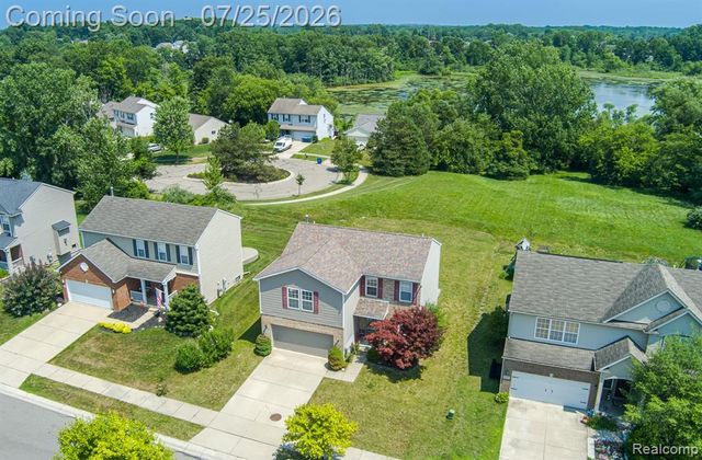 2550 Compton Drive, Waterford, MI 48329