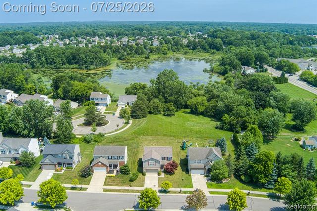 2550 Compton Drive, Waterford, MI 48329