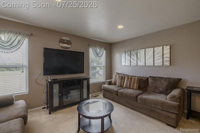 2550 Compton Drive, Waterford, MI 48329